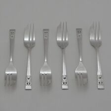 HAMPTON COURT Design Oneida