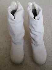 NIKE SENSORY MOTION SYSTEM CREAM/WINTER WHITE BOOTS FLAT SUEDE SIZE 6 