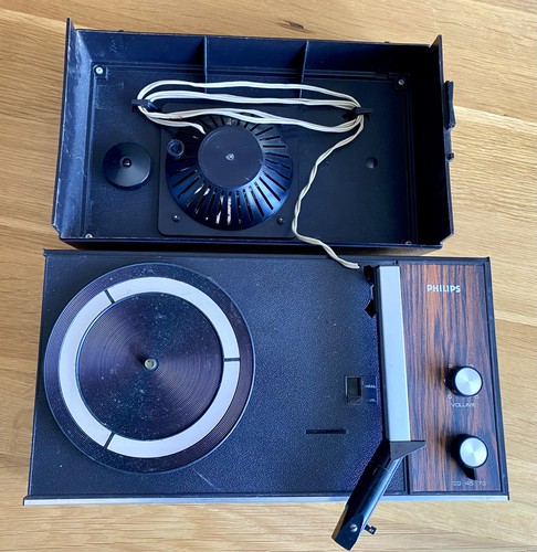 Philips gf300 built speaker - in,