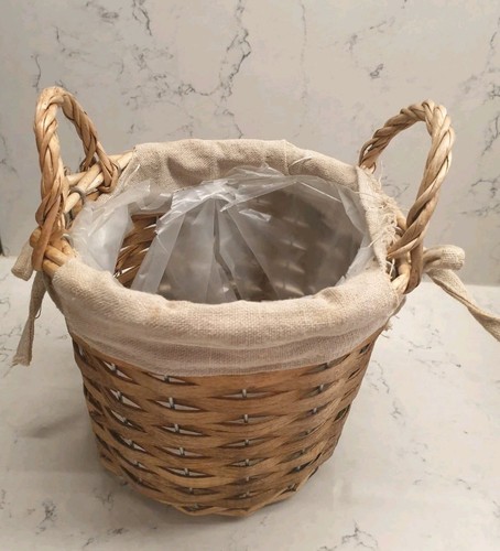 Lined wicker planter - , plant