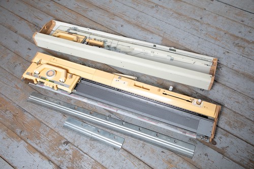 830 knitting machine with - knitting,