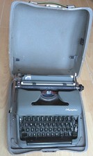 Olympia SM3 Vintage Typewriter 1957 - In Hard Case  - New Ribbon - Working