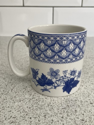 The spode blue - blue, room