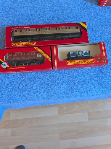 Hornby locomotive carriages - hornby,