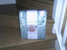 holly willoughby lotus garden