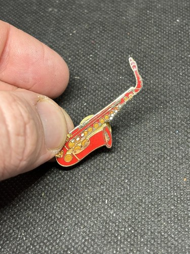 Saxophone badge enamel musical - enamel,