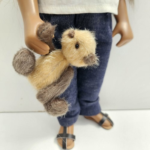 Adorable miniature artist - 4",