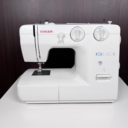 Singer sewing machine - machine, only