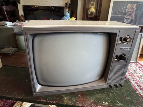 Vintage magnavox b w - magnavox, 12”