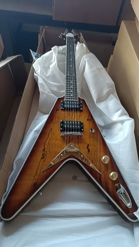 Flying style electric guitar - style,