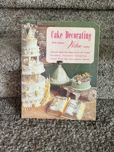Basic cake decorating the - cake,