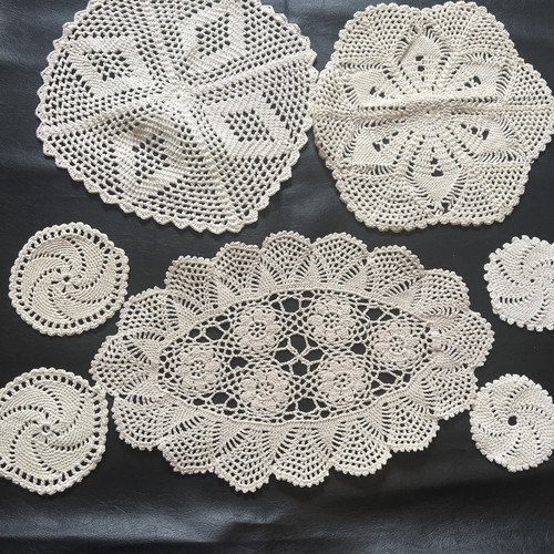 Vintage hand crocheted - 7,