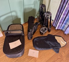 Mamas & Papas Strada Pushchair, Bassinet, Foot muff & rain protector - Black