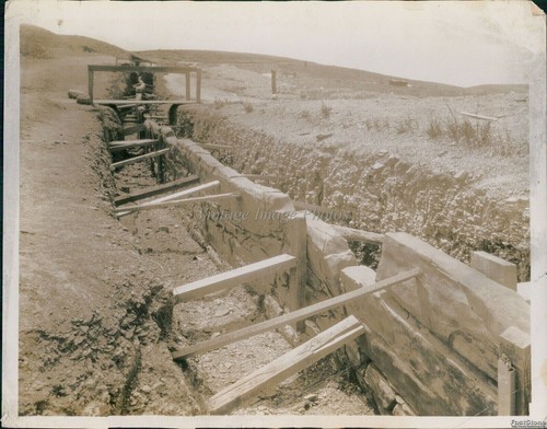 Retaining wall props - retaining, up