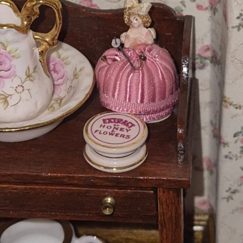 Scale dolls house - scale,