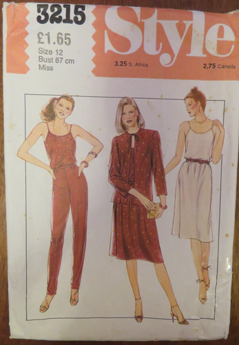 Style 3215 sewing pattern - style,