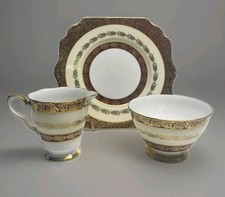 Gladstone Gold Red Cake Plate