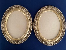 VINTAGE PAIR OF UNGLAZED OVAL CARVED WOODEN GILDED PICTURE FRAMES