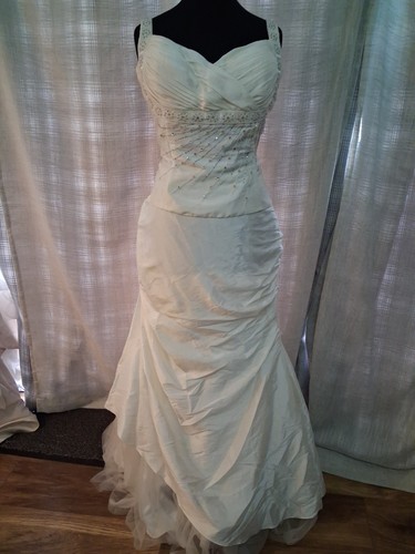 Wedding dress size ivory - size,