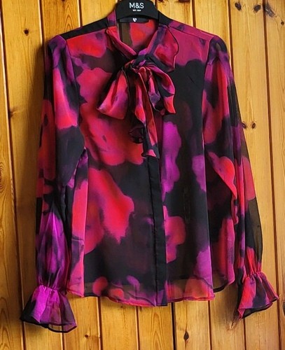 Very floral printed - by,