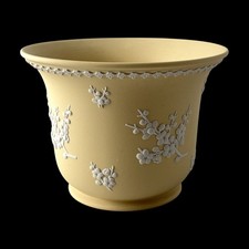 WEDGWOOD Jasperware Handcrafted Primrose Yellow Jardiniere Planter '76