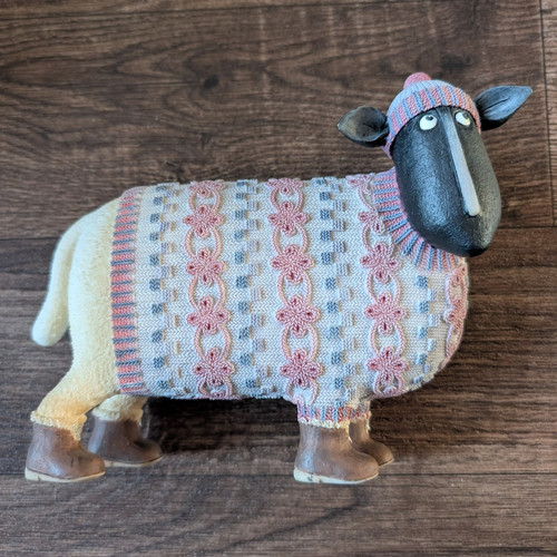 Sheep ornament figurine with - ornament/figurine,