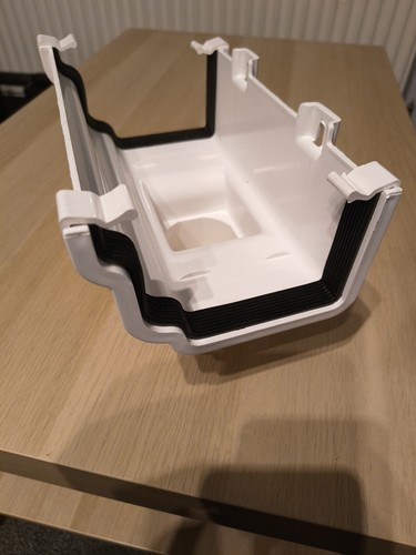 White ogee gutter running - white,