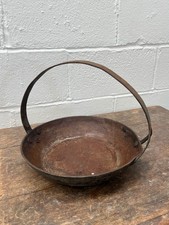 ANTIQUE HANGING CAST IRON SKILLET FRYING PAN WITH POURER SPOUT ROMANY GYPSY (A)