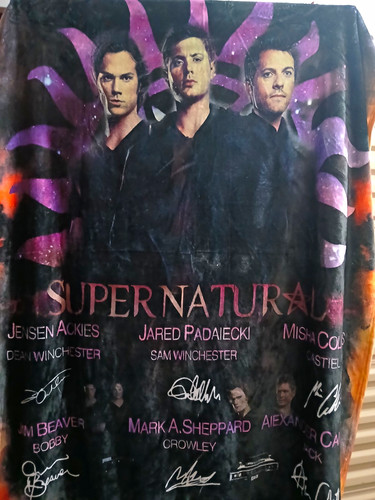 Supernatural large blanket - large,