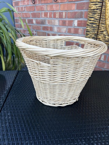 Natural woven willow round - woven,