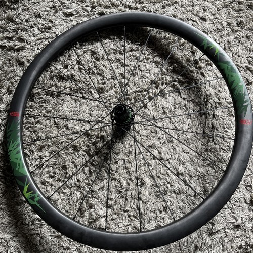 Carbon fibre back wheel 700c - carbon,