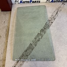 1999-2006 MITSUBISHI SHOGUN LWB 3.2 3.5 RIGHT REAR DOOR QUARTER WINDOW GLASS