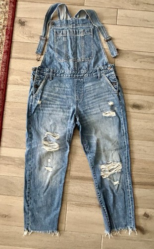 Abercrombie fitch distressed - &,