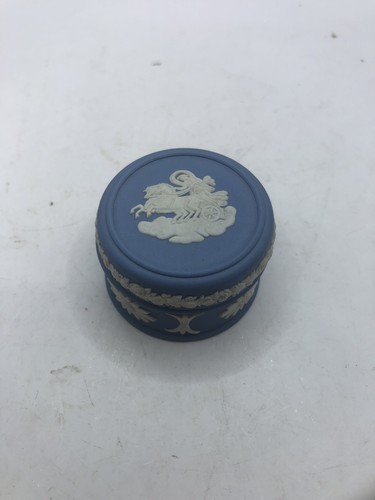 Vintage light blue wedgewood - light,