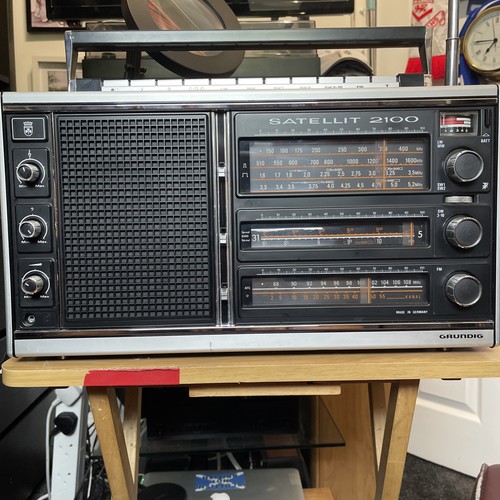 Grundig satellit 2100 radio - grundig,