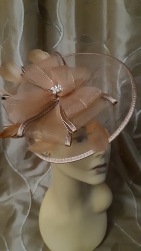 Gold fascinator hat - gold,