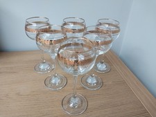 Vintage Gold Laurel Wine