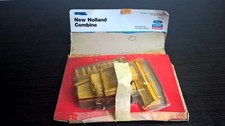 Vintage 1989 ERTL New Holland Combine Harvester Metal 1/64 Scale