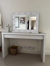 White Hollywood mirror & white