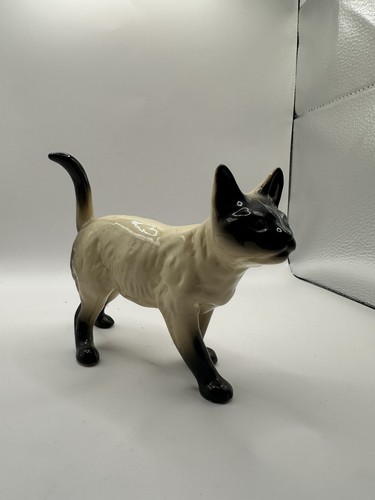 Beswick siamese cat - beswick, (style)