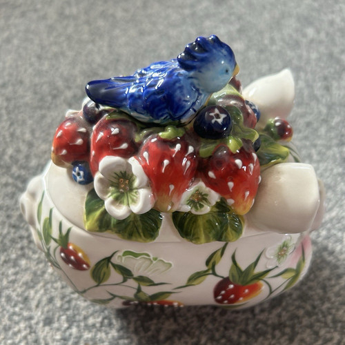Small ceramic trinket box - small,