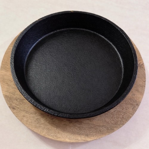 Round cast iron serving - cast,