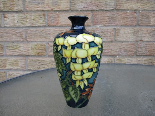 Moorcroft collectors club - moorcroft,