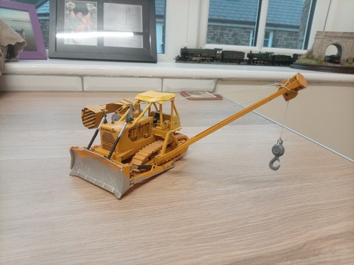 Custom built caterpillar - 1/50,