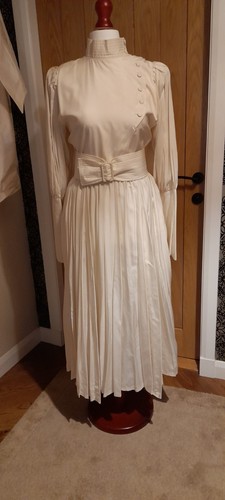 100 silk 1987 vintage - 100%, (£300)