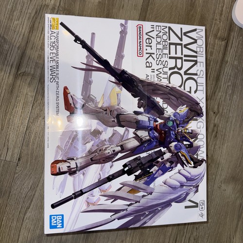 Bandai wing zero gundam - wing,