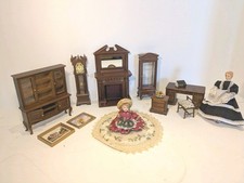 Job lot Of Quality Wooden Dolls house Furniture 13 Pieces Including 2 Dolls