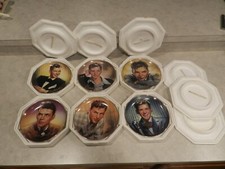 FRANK SINATRA- FRANKLIN MINT LOT OF 6  8" PLATES  w/Stands (1 PLATE HAS CHIP, 
