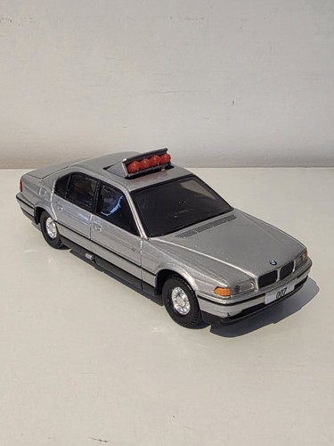 Corgi bmw 750i collectible car - 750i,