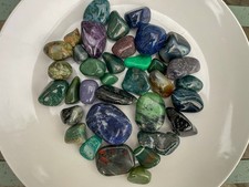 ? Mixed Polished Crystal Collection 600g — 2–5cm Natural Tumbled Gemstones Set